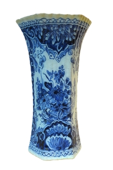 Delft vase 19th century