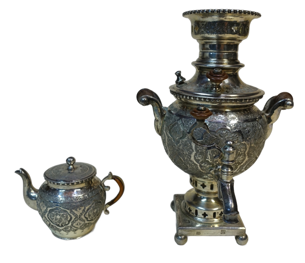 Samowar, antike russische/ orientalische Teemaschine